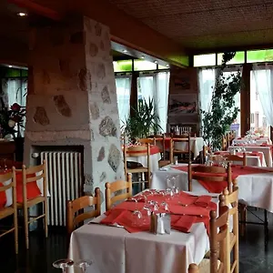 Le Chalet Hotel